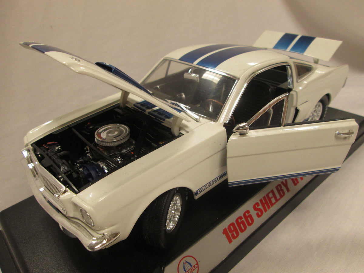 1:18 1966 Shelby Mustang GT350 – Carroll Shelby Engine Company 1:18 1966 Shelby Mustang GT350 – Carroll Shelby Engine Company