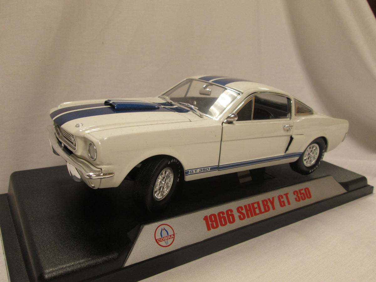1:18 1966 Shelby Mustang GT350 – Carroll Shelby Engine Company 1:18 1966 Shelby Mustang GT350 – Carroll Shelby Engine Company
